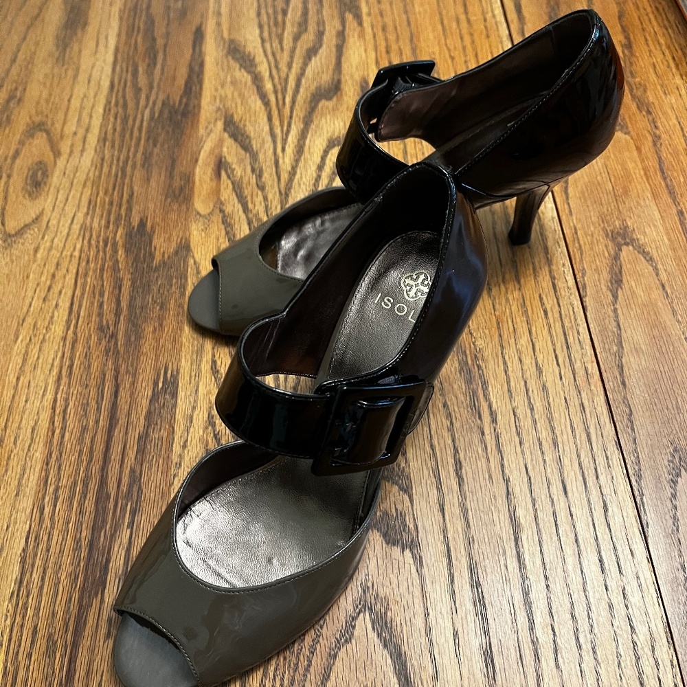 Peep toe Mary Jane Pumps